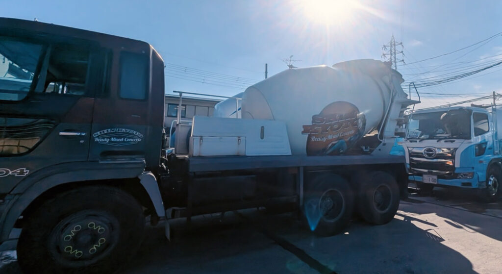 【新京都生コン株式会社様】｜ミキサー車ラッピングイラスト①の画像